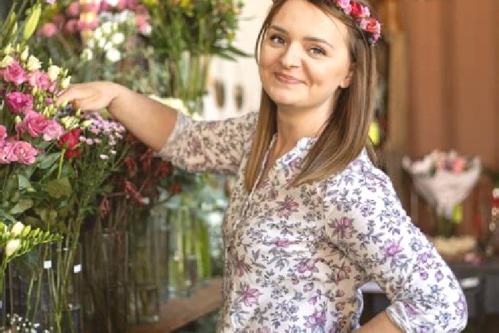 Zoe, 33 — Escort in Ostrowy Tuszowskie, Poland
