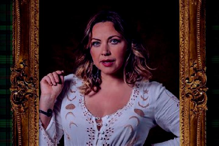 Zoe, 33 — Escort in Queue-du-Bois, Belgium