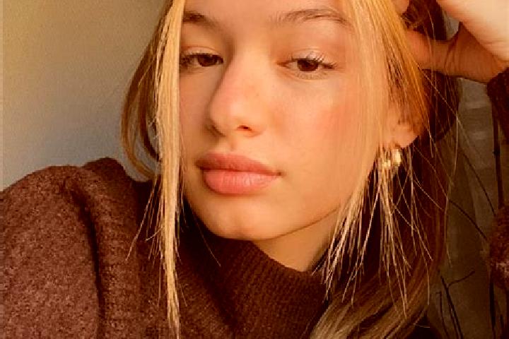 Zoe, 34, a blonde brown-eyed mixed companion based in Kaupanger. Offering Erotic Massage, Couples, Deep French Kissing. Available for incall and outcall, day...