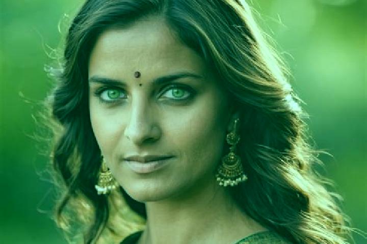 Zoe, 34, a brunette green-eyed indian companion based in Arteni. Offering GFE, Domination, Girlfriend Experience, Couples. Available for incall and outcall, ...