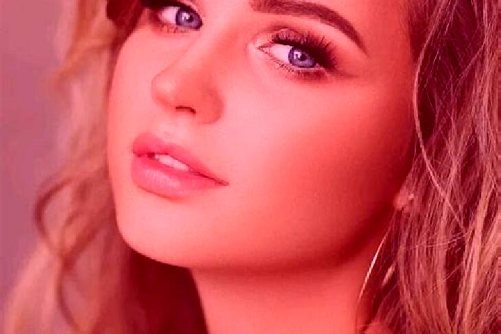 Zoe, 34, a dark blonde blue-eyed indian companion based in Zenica. Offering Striptease, Roleplay, Travel Companion. Available for incall and outcall, overnig...
