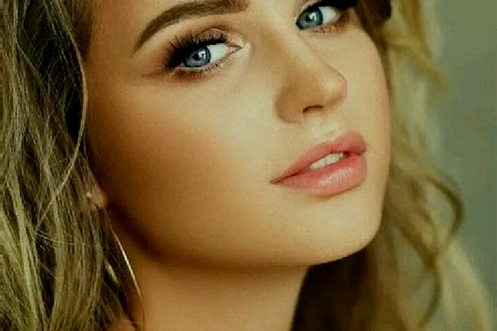 Zoe, 34, a dark blonde blue-eyed slavic companion based in Les Ardillats. Offering Domination, Travel Companion, Overnight, Deep French Kissing. Available fo...