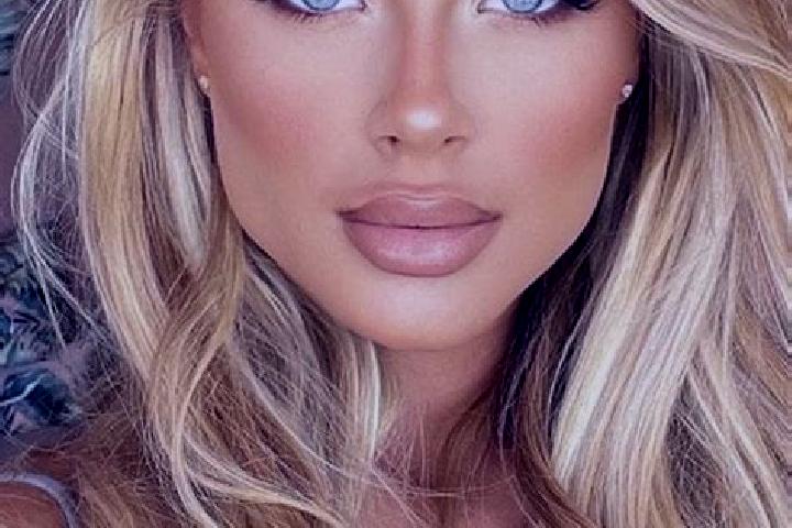 Zoe, 34, a dark blonde hazel-eyed latina companion based in Poundiou. Offering Couples, Striptease, BDSM. Available for incall and outcall, overnight booking...