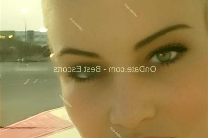 Zoe, 34 — Escort in Bardallur, Spain
