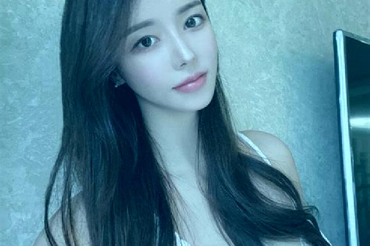 Zoe, 34 — Escort in Luotuo, China