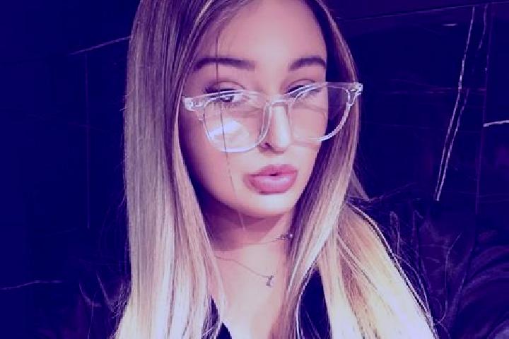 Zoe, 34 — Escort in Poiana Seciuri, Romania