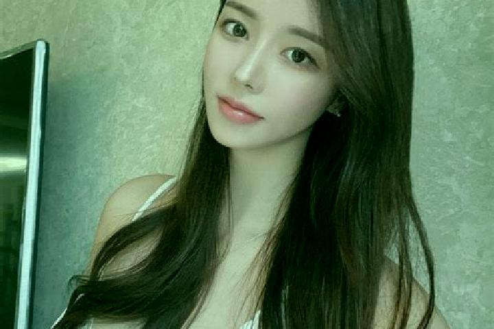 Zoe, 34 — Escort in Shouchang, China