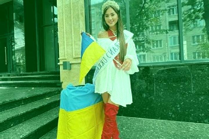Zoe, 34 — Escort in Vasyliv, Ukraine