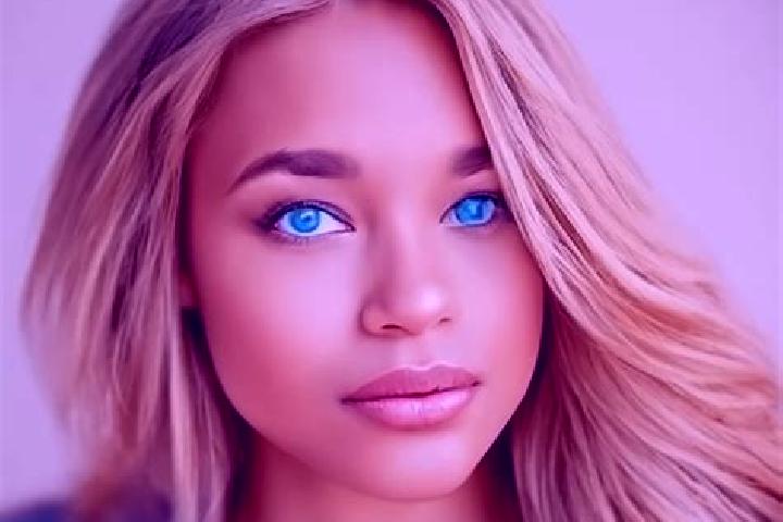 Zoe, 35, a blonde blue-eyed latina companion based in Vizcachane. Offering Fetish, BDSM, Dinner Date, Travel Companion. Available for incall and outcall, ove...