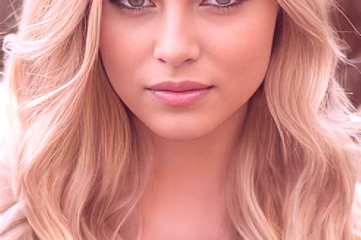 Zoe, 35, a blonde green-eyed middle eastern companion based in Dodge City. Offering Roleplay, Prostate Massage, Deep French Kissing, A-Level. Available for i...