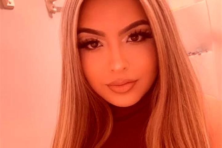 Zoe, 35, a blonde grey-eyed latina companion based in Colonia Alarcon. Offering Travel Companion, Erotic Massage, GFE. Available for incall and outcall, over...
