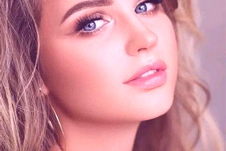 Zoe, 35, a dark blonde blue-eyed slavic companion based in OEverum. Offering Duos, OWO. Available for incall and outcall, overnight bookings available.