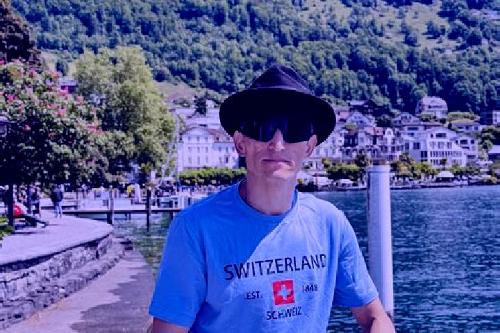 Zoe, 35 — Escort in Cham, Switzerland