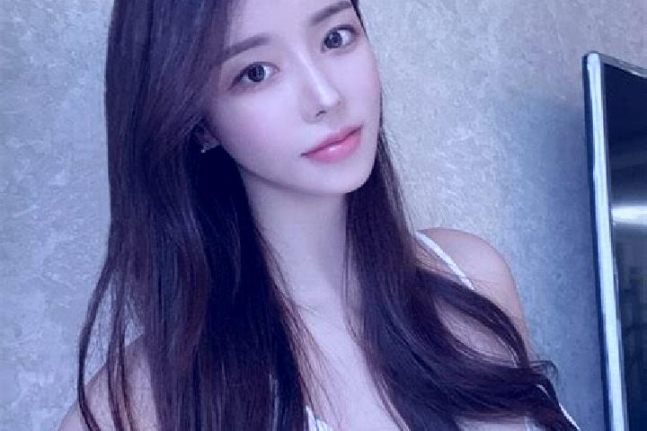 Zoe, 35 — Escort in Kangpu, China