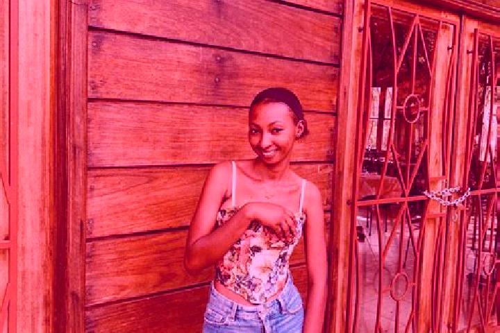 Zoe, 35 — Escort in Mbani, Indonesia