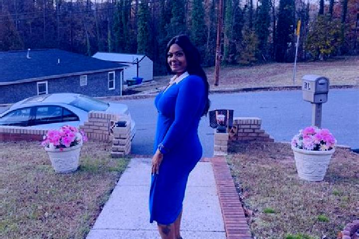 Zoe, 35 — Escort in Mebane, United States