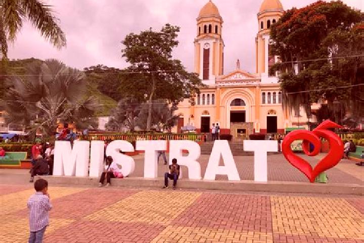 Zoe, 35 — Escort in Mistrato, Colombia