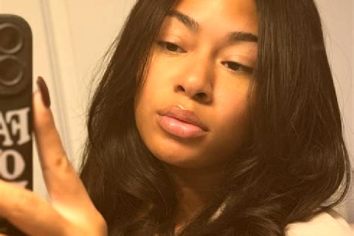 Zoe, 35 — Escort in Oami, Japan
