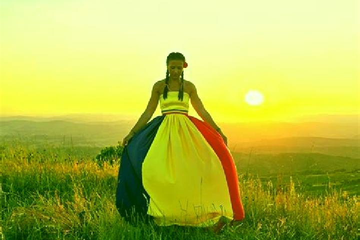 Zoe, 35 — Escort in Tisau, Romania