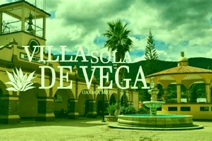 Zoe, 35 — Escort in Villa Sola de Vega, Mexico