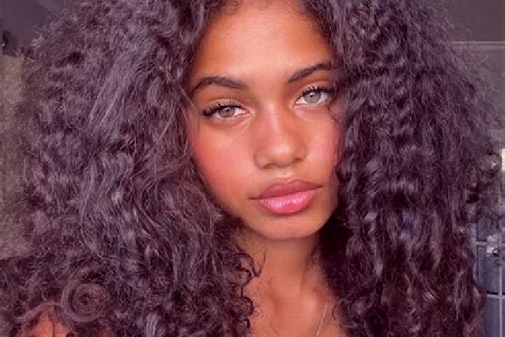 Zoe, 36, a black grey-eyed ebony companion based in Wake. Offering CIM, Domination, Overnight. Available for incall and outcall, day and evening dates.