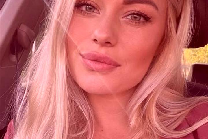 Zoe, 36, a blonde hazel-eyed european companion based in Krasnokamsk. Offering Roleplay, Massage, Tantra, A-Level. Available for incall and outcall, day and ...