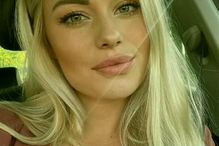 Zoe, 36, a blonde hazel-eyed mixed companion based in Melicesti. Offering Party Girl, GFE, Travel Companion, Erotic Massage. Available for incall and outcall...