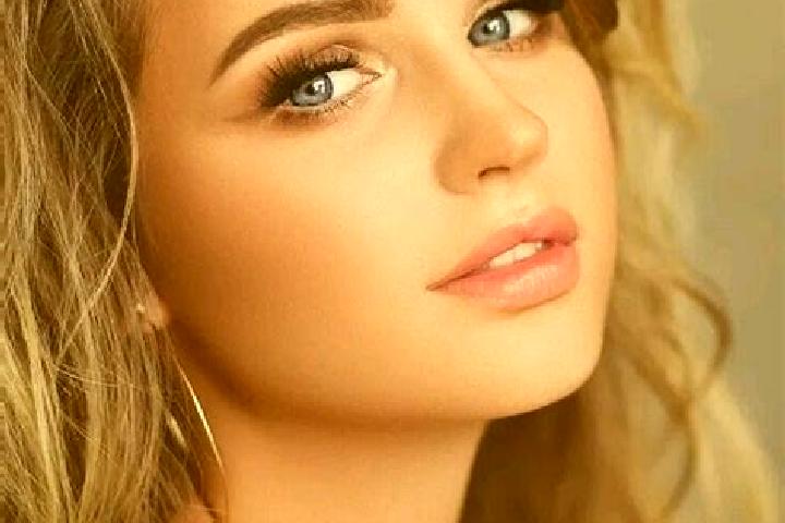 Zoe, 36, a dark blonde blue-eyed indian companion based in Castellnou de Seana. Offering CIM, Striptease, Duos, Travel Companion. Available for incall and ou...