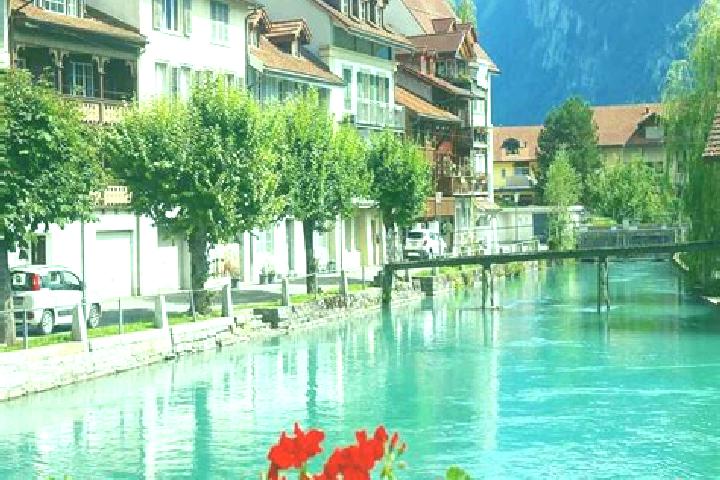 Zoe, 36 — Escort in Gachlingen, Switzerland