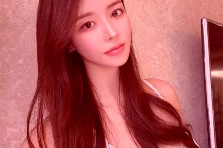 Zoe, 36 — Escort in Jiewen, China
