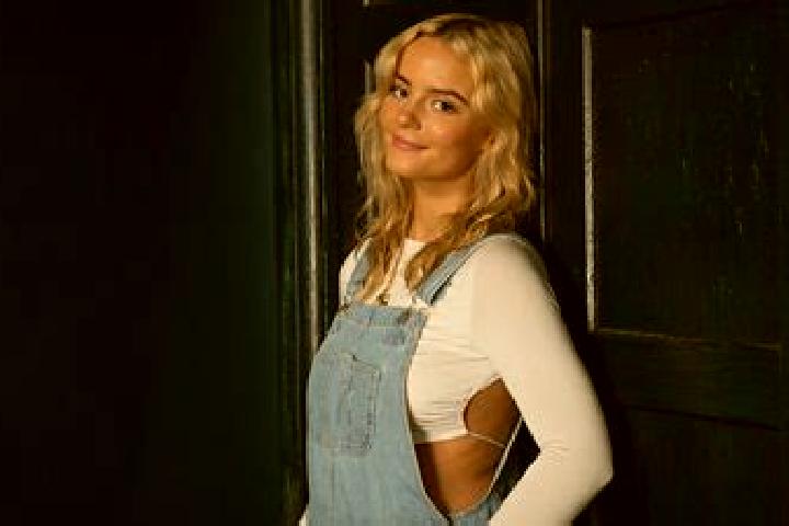 Zoe, 37, a blonde grey-eyed caucasian companion based in Brakel. Offering BDSM, Party Girl, Travel Companion, Dinner Date. Available for incall and outcall, ...