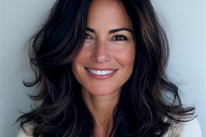 Zoe, 37, a brunette dark-eyed middle eastern companion based in Elm Creek. Offering Massage, Dinner Date, CIM, Erotic Massage. Available for incall and outca...
