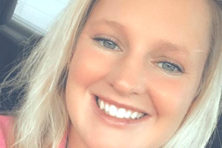 Zoe, 37 — Escort in Allgood, United States