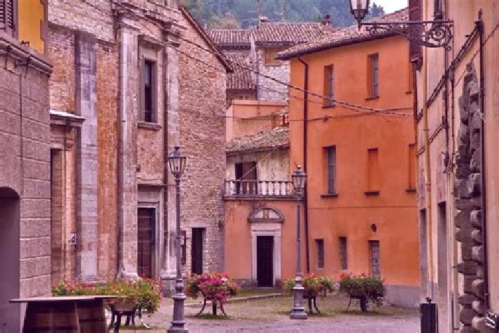 Zoe, 37 — Escort in Cantiano, Italy