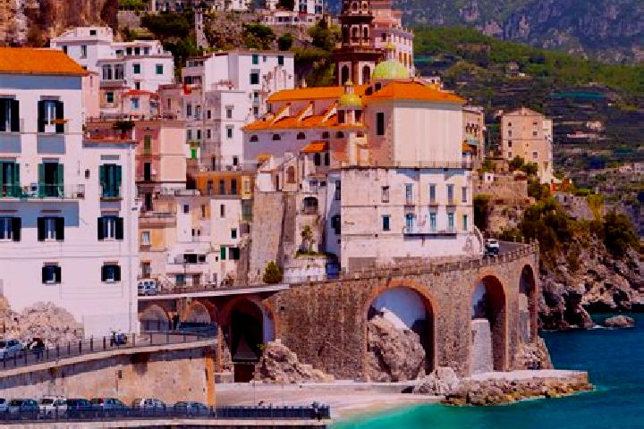 Zoe, 37 — Escort in Quiliano, Italy