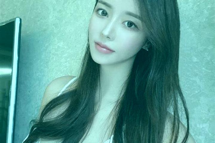 Zoe, 37 — Escort in Yuwangtai, China