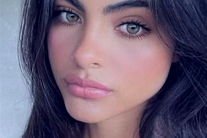 Zoe, 38, a brunette green-eyed european companion based in Double Bay. Offering Massage, Travel Companion, OWO, Tantra. Available for incall and outcall, day...