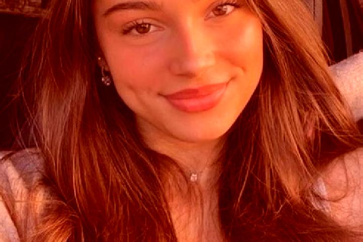 Zoe, 38, a brunette hazel-eyed slavic companion based in Niedereschach. Offering Erotic Massage, Travel Companion, Roleplay, Deep French Kissing, CIM. Availa...