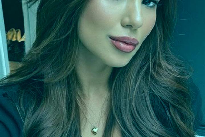 Zoe, 38, a chestnut brown-eyed latina companion based in Dahmani. Offering Roleplay, Domination, 69, A-Level. Available for incall and outcall, day and eveni...