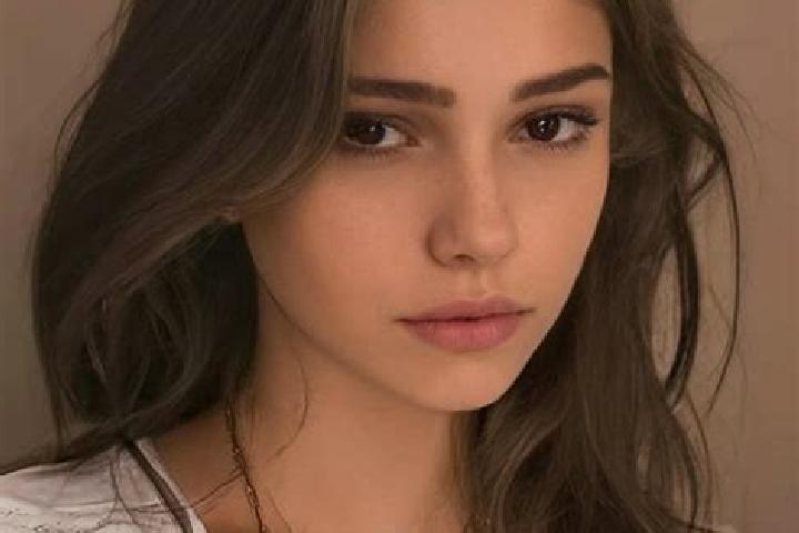 Zoe, 38, a chestnut hazel-eyed slavic companion based in Toctitlan. Offering A-Level, Party Girl, Dinner Date. Available for incall and outcall, overnight bo...