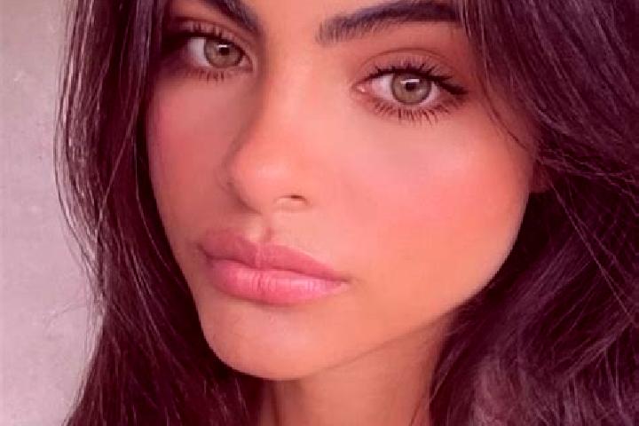 Zoe, 38, a red green-eyed indian companion based in Dizajabad. Offering CIM, OWO, Erotic Massage, Girlfriend Experience, 69. Available for incall and outcall...