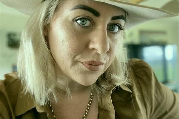 Zoe, 38 — Escort in Anmatjere, Australia
