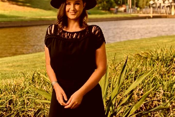 Zoe, 38 — Escort in Forrest, Australia