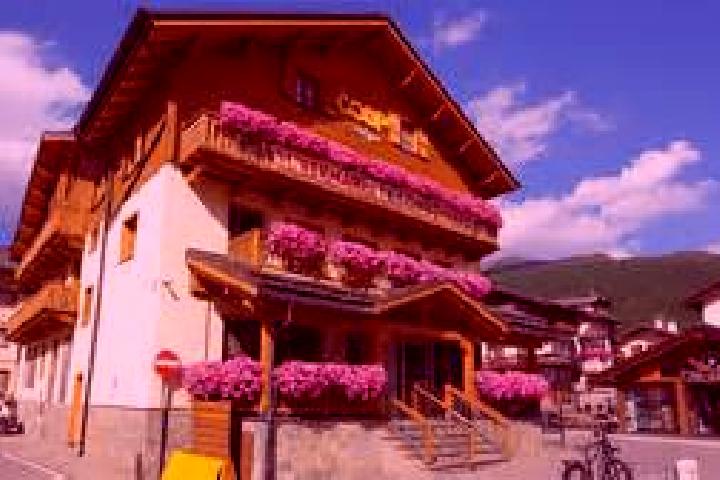 Zoe, 38 — Escort in Livigno, Italy
