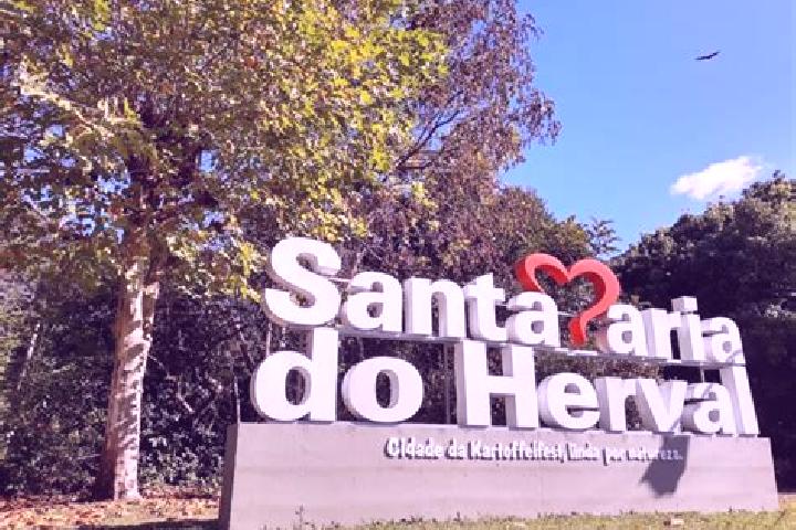 Zoe, 38 — Escort in Santa Maria do Herval, Brazil