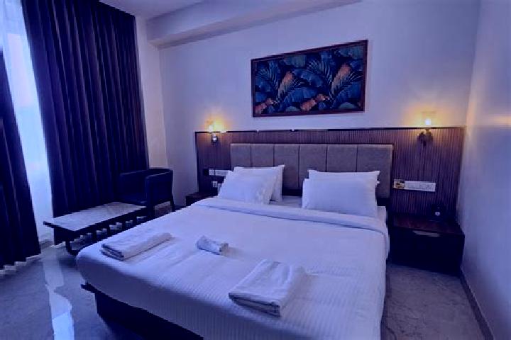 Zoe, 38 — Escort in Tirur, India