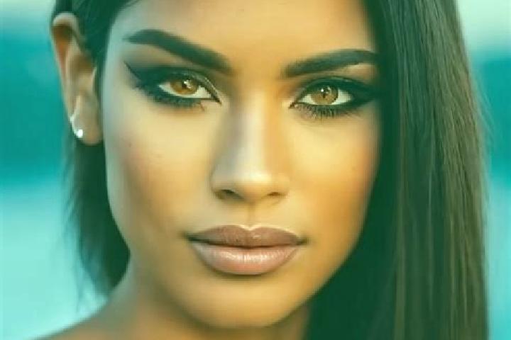 Zoe, 39, a black dark-eyed latina companion based in Sambiringkik. Offering Erotic Massage, Massage, Domination. Available for incall and outcall, day and ev...