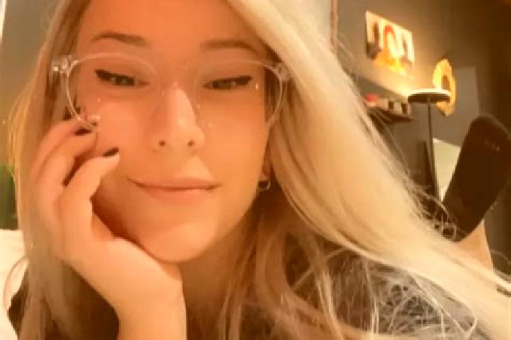 Zoe, 39, a blonde brown-eyed middle eastern companion based in Spokane. Offering Dinner Date, Massage, Striptease. Available for incall and outcall, overnigh...