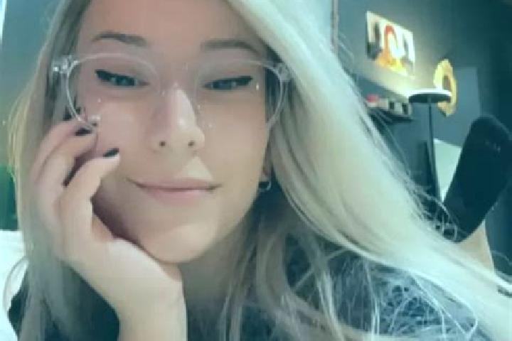 Zoe, 39, a blonde grey-eyed mixed companion based in Aojingchong. Offering Roleplay, OWO, Massage, Striptease, Deep French Kissing. Available for incall and ...