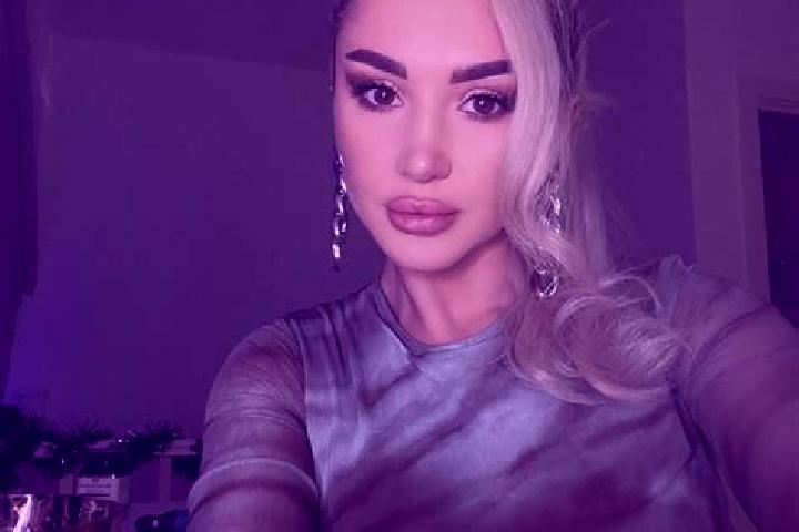 Zoe, 39, a blonde grey-eyed slavic companion based in Sainte-Marie-la-Blanche. Offering Striptease, GFE, CIM, Party Girl. Available for incall and outcall, d...